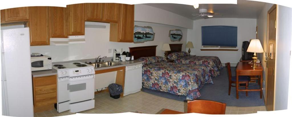 Frontier Suites Hotel In Juneau Buitenkant foto