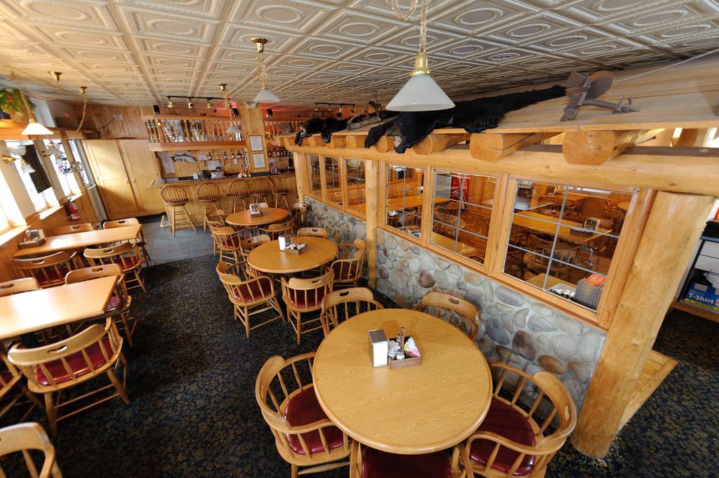 Frontier Suites Hotel In Juneau Buitenkant foto