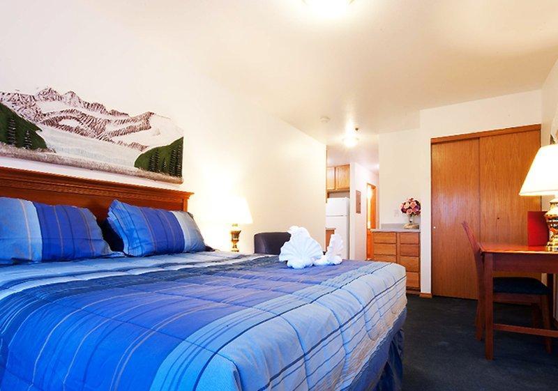 Frontier Suites Hotel In Juneau Buitenkant foto