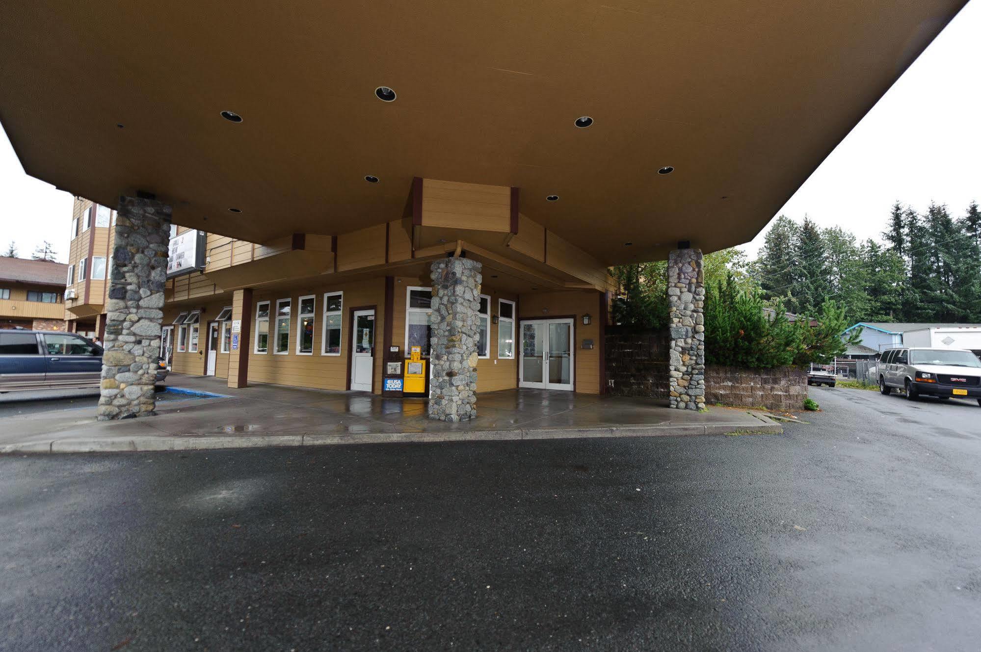 Frontier Suites Hotel In Juneau Buitenkant foto