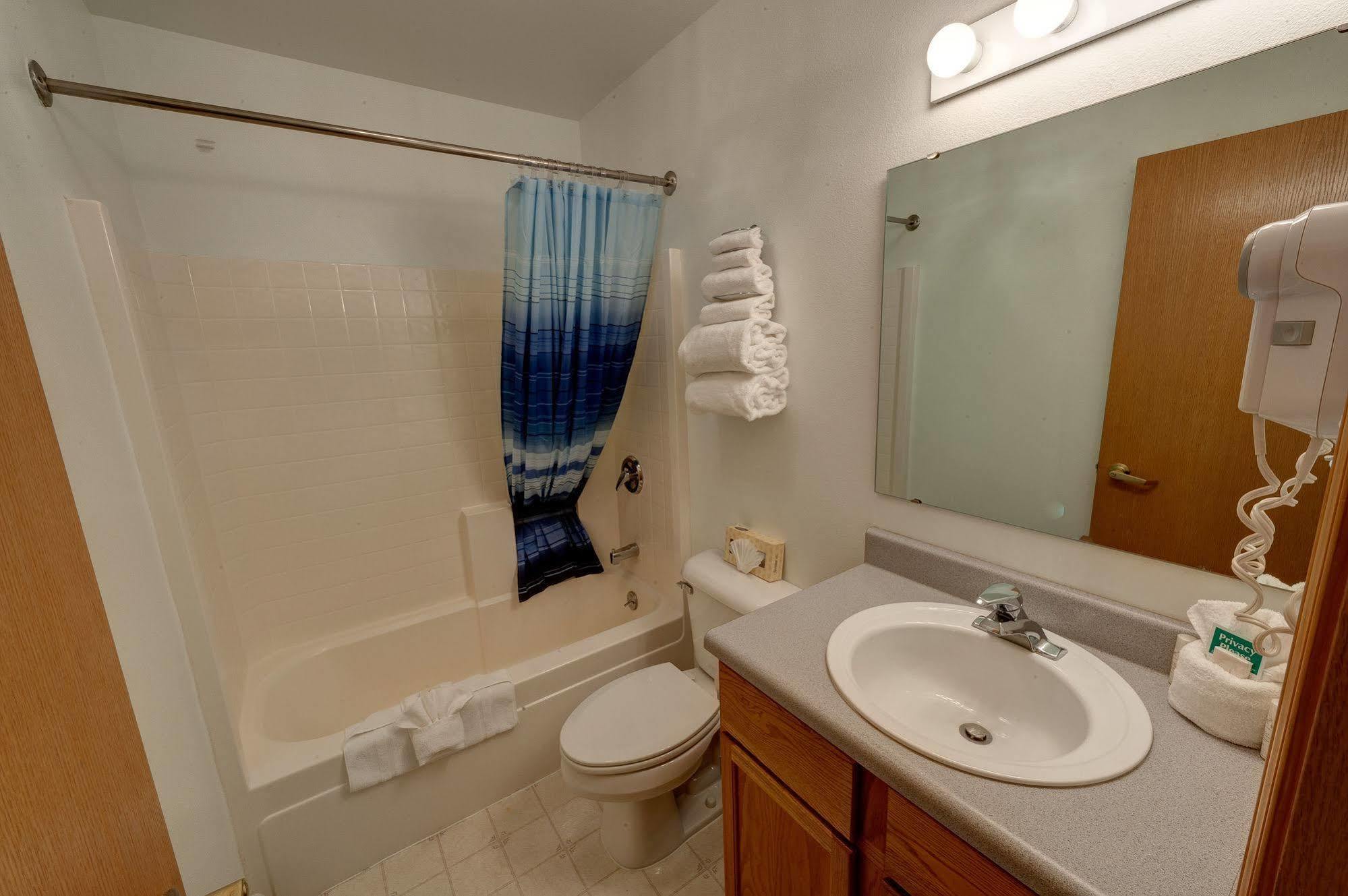 Frontier Suites Hotel In Juneau Buitenkant foto