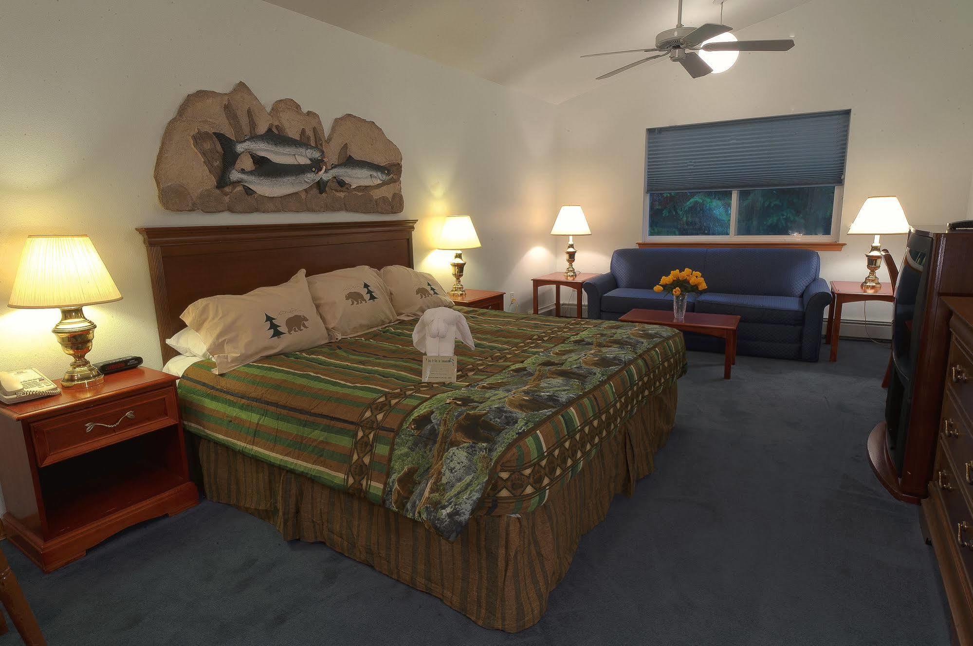 Frontier Suites Hotel In Juneau Buitenkant foto